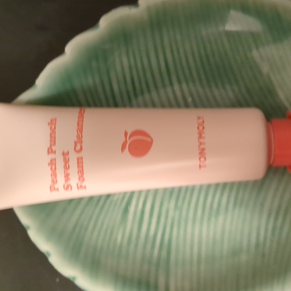 Peach Punch Foam Cleanser - Picture 1 of 3